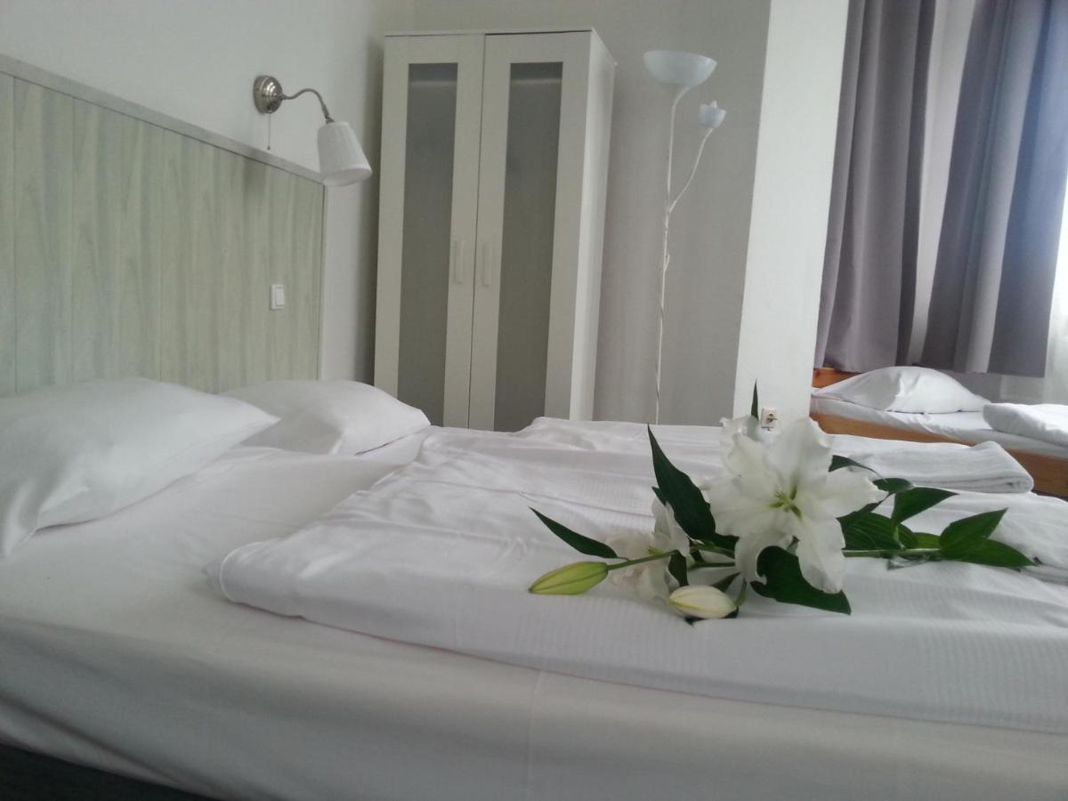 Hotel Komet, Dusseldorf